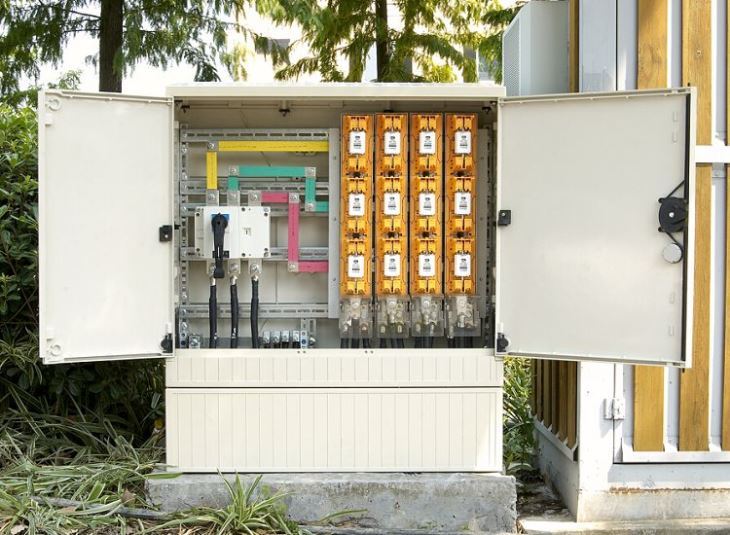 Feeder pillar (3)